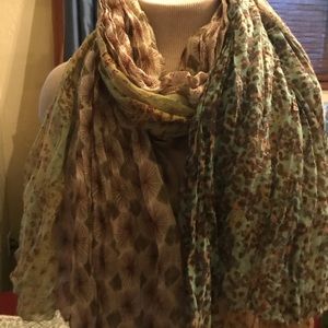 Long crinkle scarf with soft muted colors